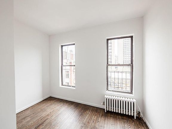4th image of 170 Thompson St #1