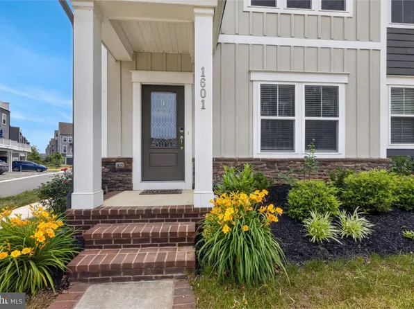 1601 Grove Chestnut Rd, Dumfries, VA 22026