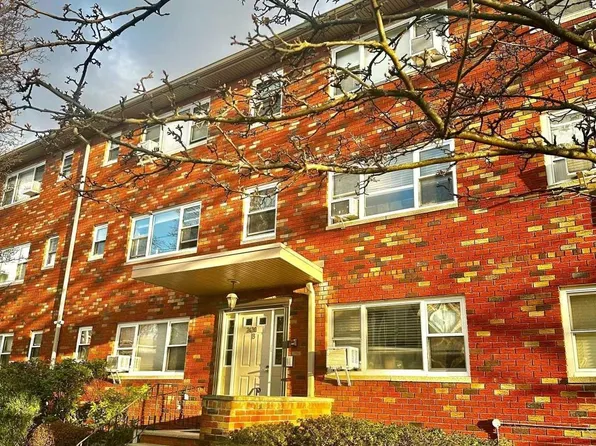 2430 8th St #1B, Fort Lee, NJ 07024