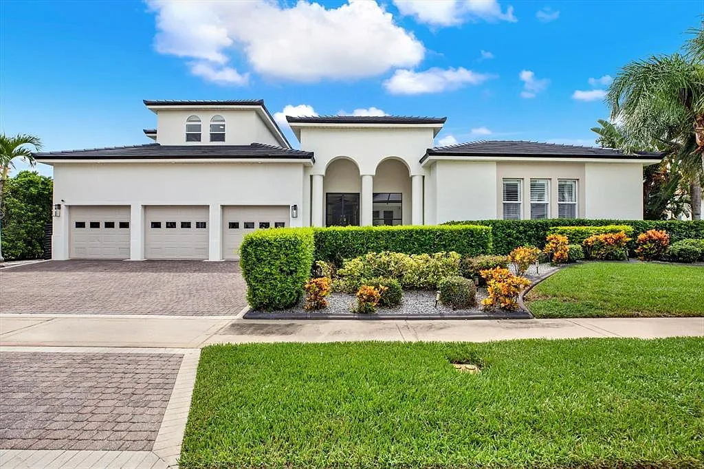 5 bed, 4.0 bath, 3769 sqft, $7,995 — Photo 1