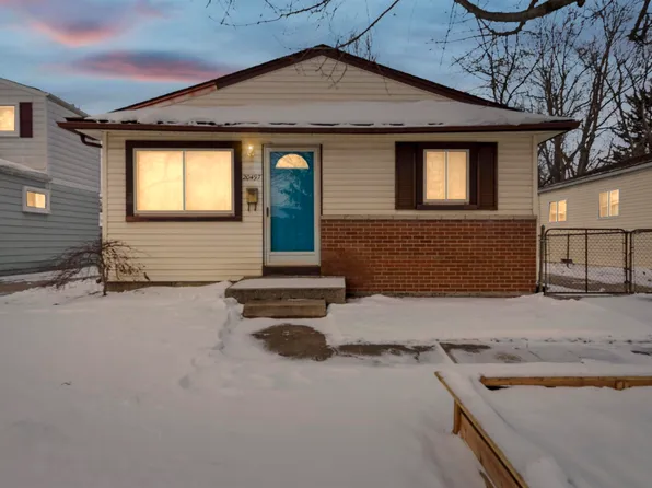 20497 Woodward St, Clinton Township, MI 48035