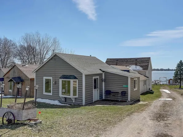 W10723 Blackhawk Trl #14, Fox Lake, WI 53933