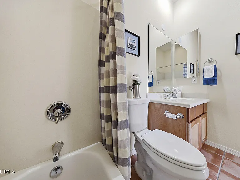 2129 W Legends Way — Photo 29