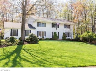 170 Senlac Hills Dr, Chagrin Falls, OH 44022