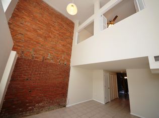 2201 S 11th St #1F, Saint Louis, MO 63104
