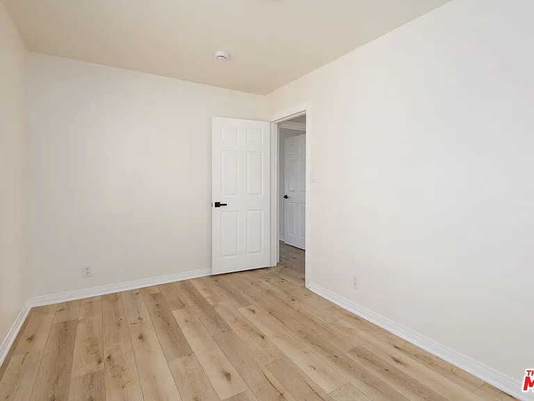2134 S Cloverdale Ave — Photo 25