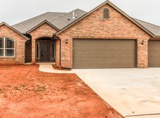3304 Valley Holw, Norman, OK 73071