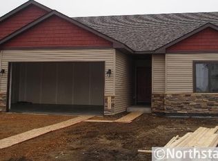1277 Ridge Ln, Belle Plaine, MN 56011