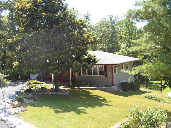 3rd image of 206 Leisure Acres Ln