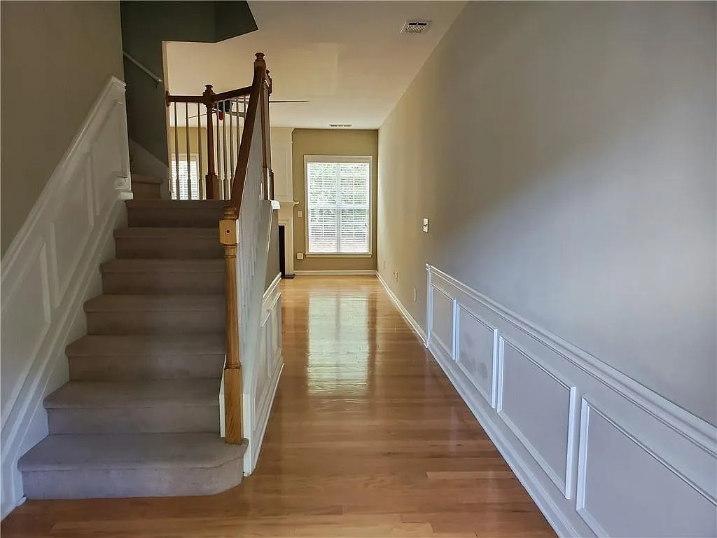 3 bed, 2.5 bath, 1776 sqft, $2,300 — Photo 4