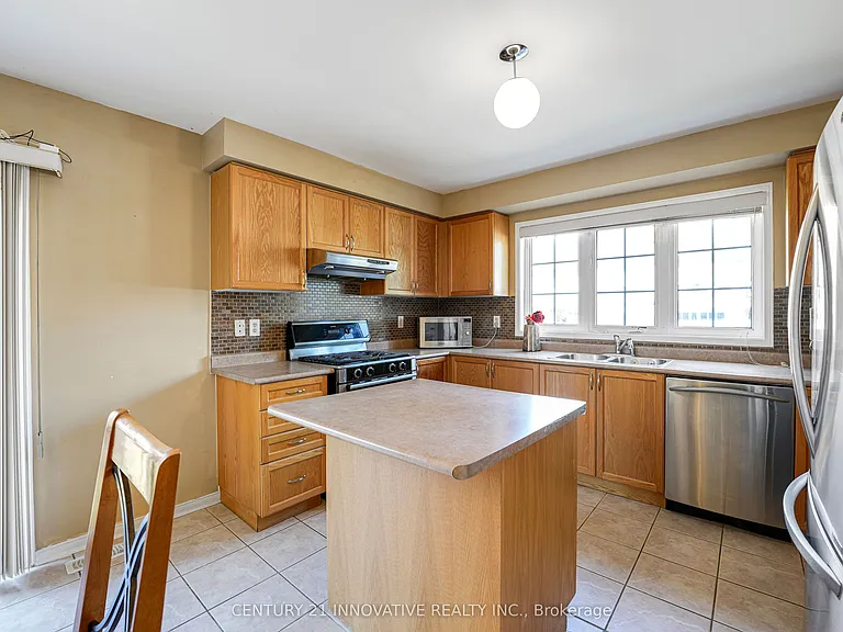 14 Middlecote Dr — Photo 24