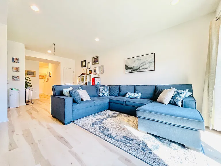127 Streamview Dr — Photo 30