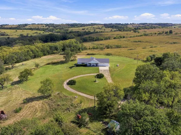 21991 Firefly Rd, Eskridge, KS 66423