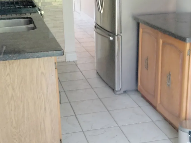 1005 Lucerne Cres — Photo 10