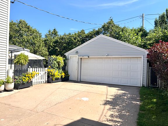 4th image of 513 E Lindbergh St