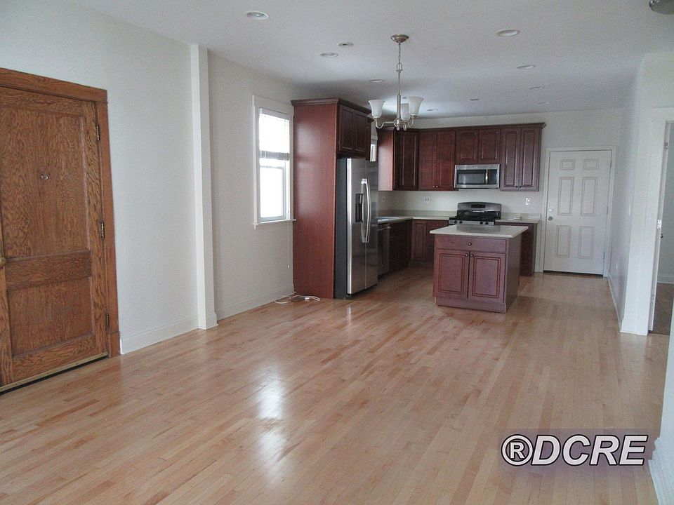 1st image of 2343 W Winona St #2W