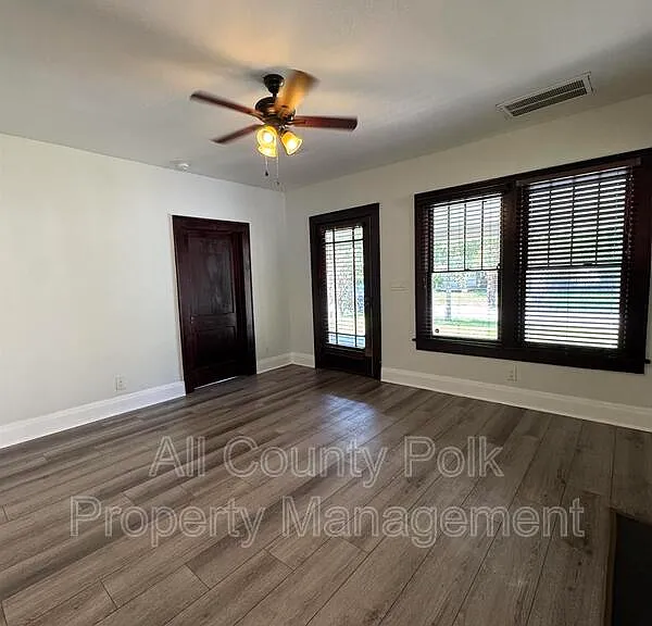 202 W Belmar St — Photo 8
