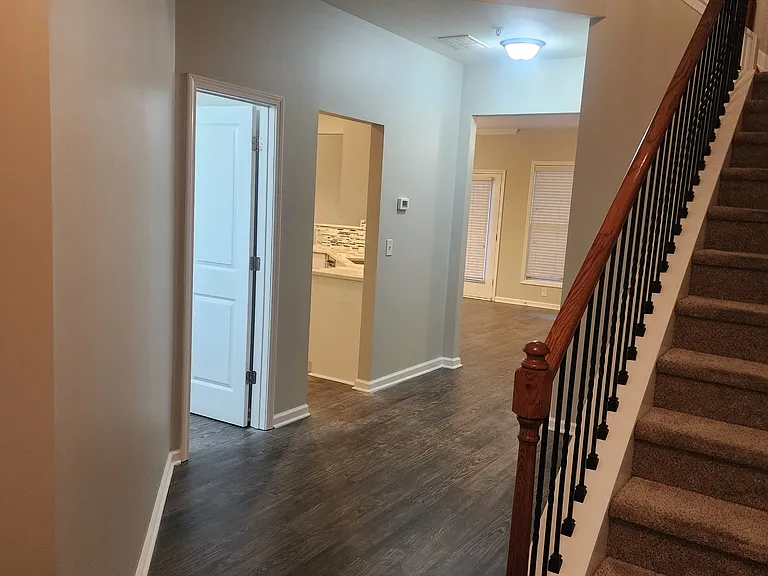 2104 Caswell Cir — Photo 18