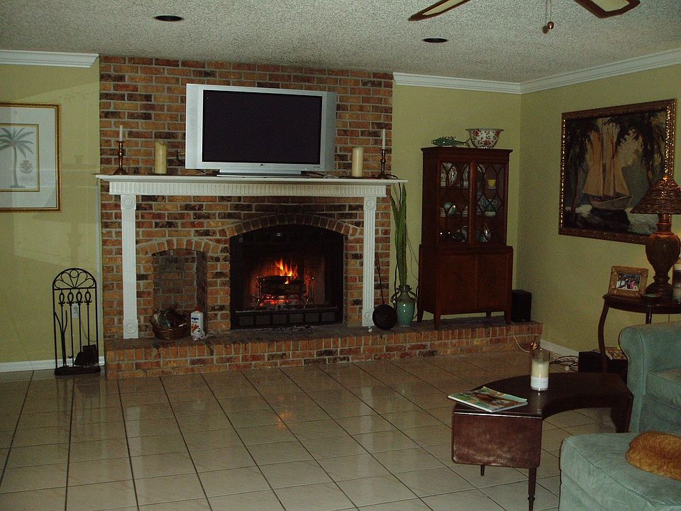 2nd image of 3914 Prairie Dunes Dr