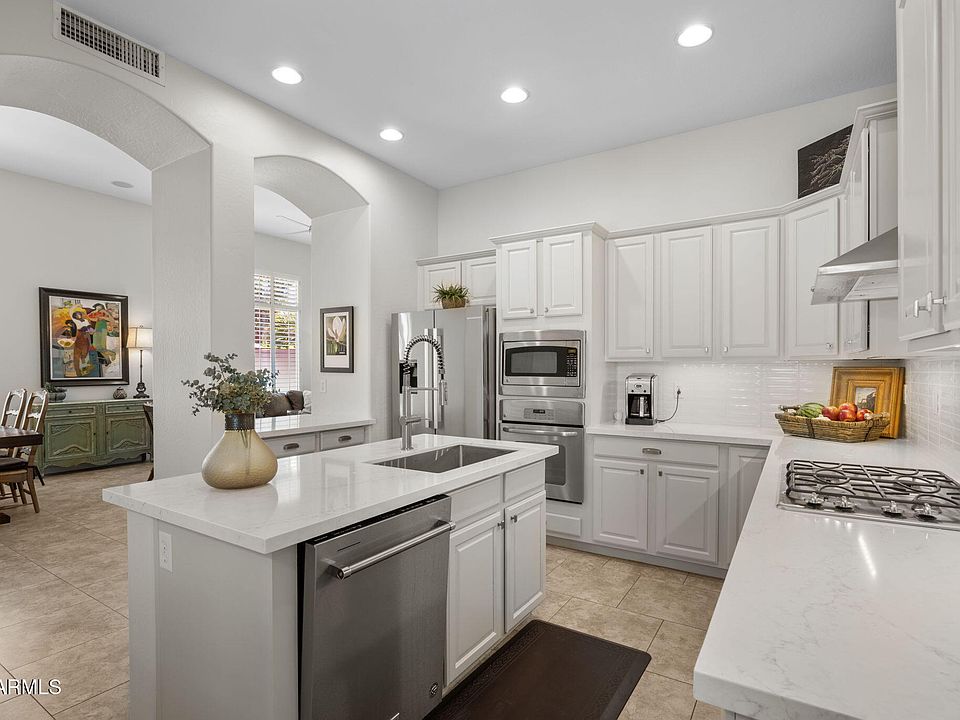 1st image of 15240 N CLUBGATE Drive #166