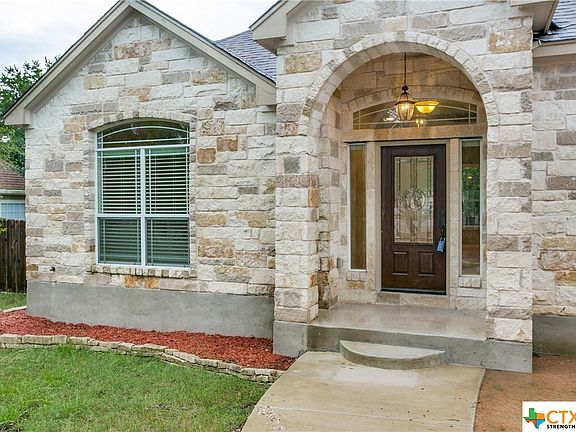 3rd image of 51 Whistling Wind Ln