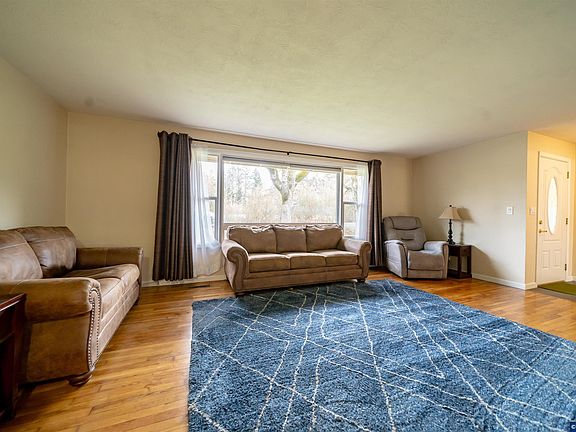 5th image of 5940 Macleay Rd SE