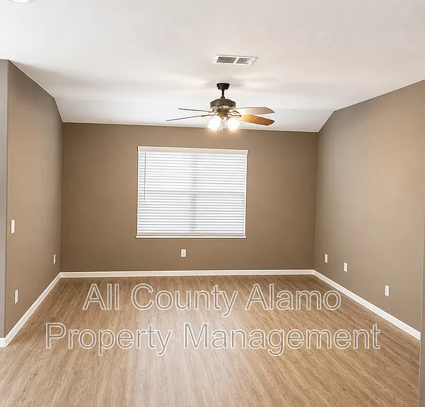 4327 Southton Loch — Photo 6