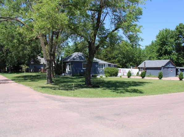 310 N 1st Ave, Stickney, SD 57375