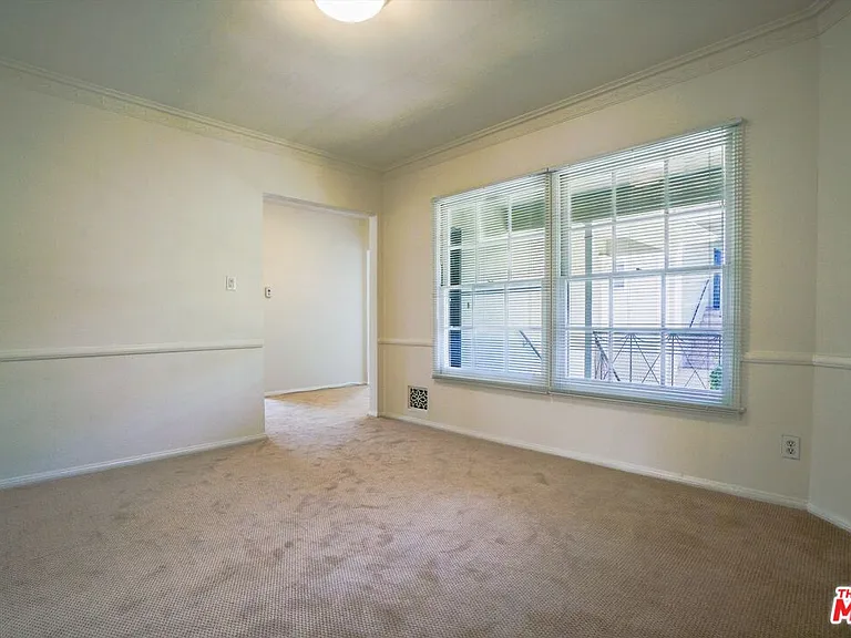 8551 Holloway Dr — Photo 5