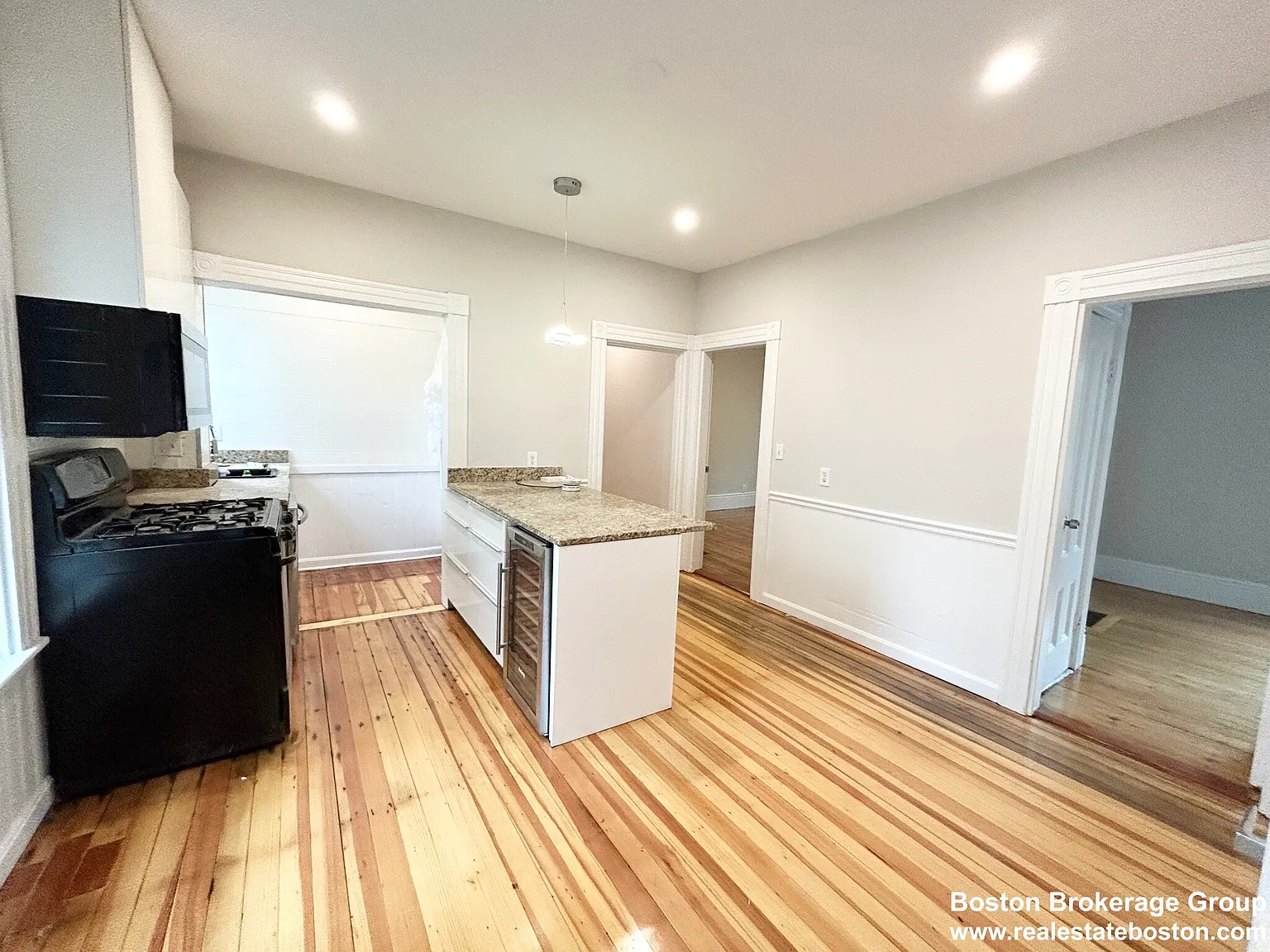 12 Buttonwood St — Photo 2