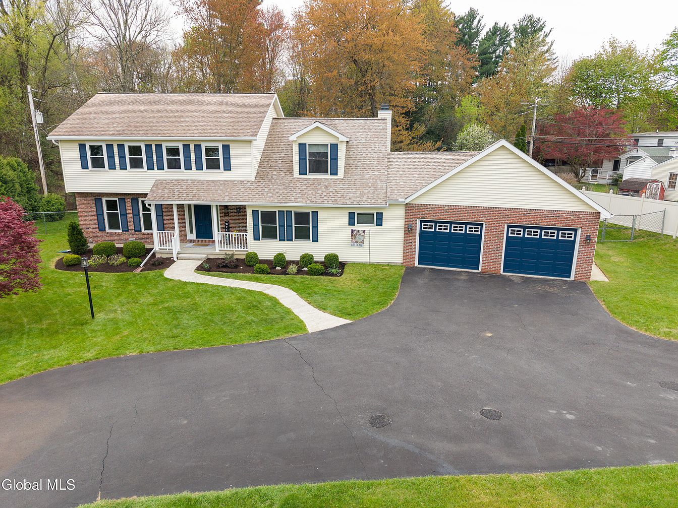 1st image of 130 C Kenwood Avenue