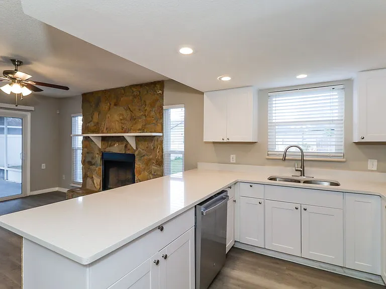 12909 Walnut Tree Ln — Photo 10