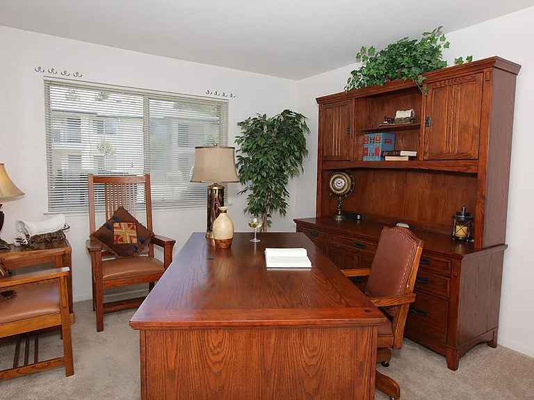 5150 N Valentine Ave — Photo 33
