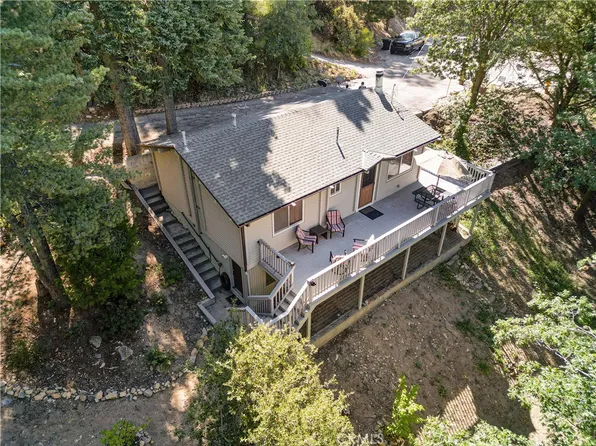 6304 Cedar Ct, Angelus Oaks, CA 92305
