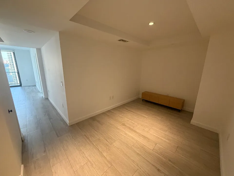 45 SW 9th St