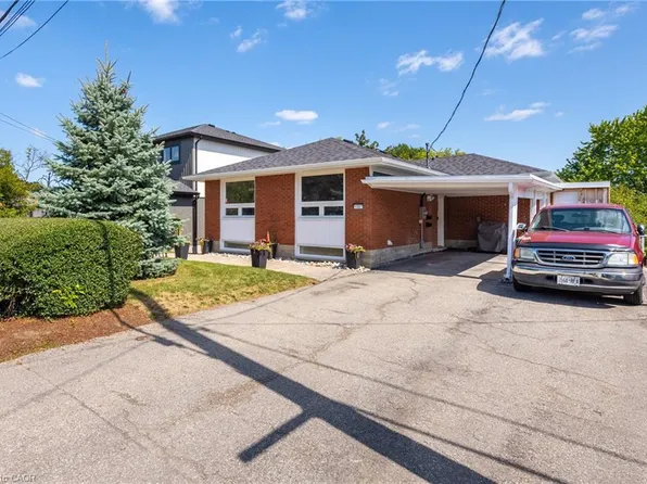 1067 Bernhardt St, Cambridge, ON N3H 2X9