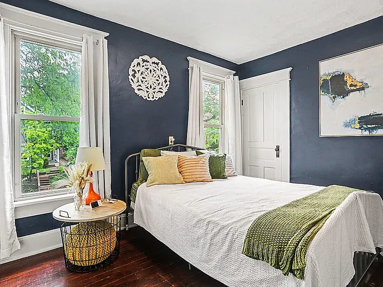 207 E Blake Ave — Photo 18