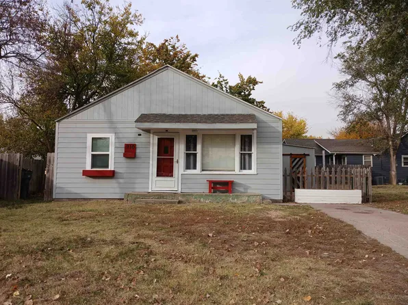 910 E 5th St, Newton, KS 67114