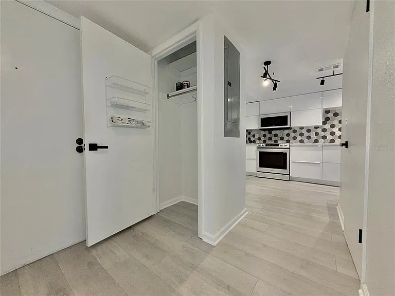 3707 Pine Cone Cir — Photo 4