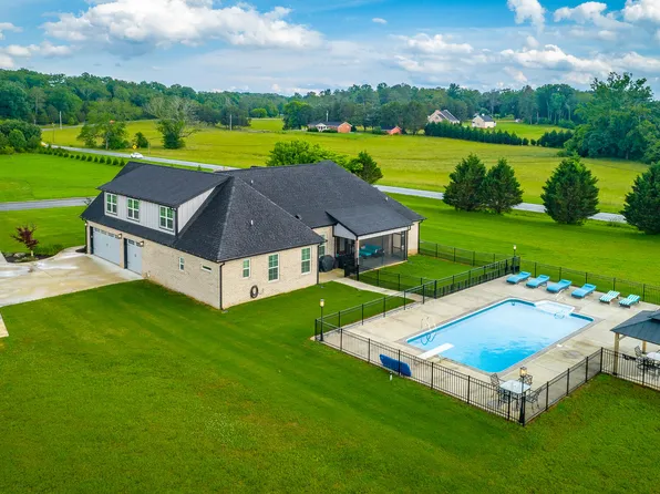 15 Breckinridge Dr, Chickamauga, GA 30707