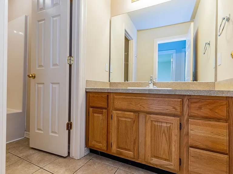 255 Ravenwood Rd #B — Photo 13