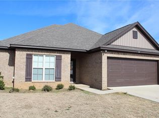76 Coventry Trl, Wetumpka, AL 36092