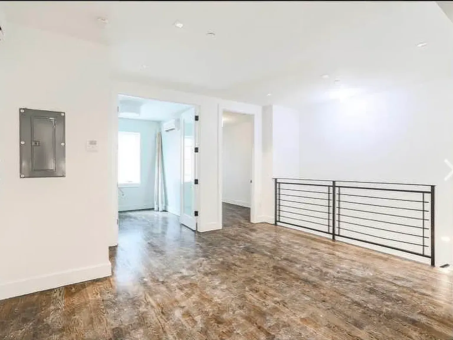 142 Erasmus St — Photo 2