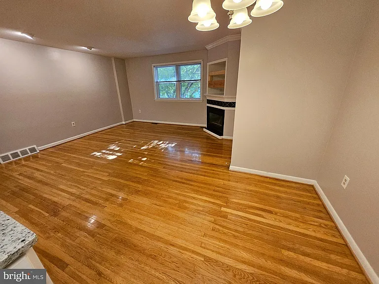 200 N Wayne Ave #9 — Photo 13