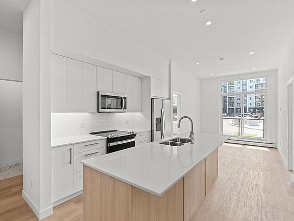 5th image of 150 SW Carrington Gate NW #3204