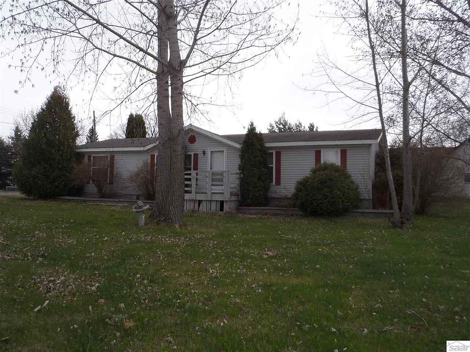 1st image of 204 N 11th Ave E