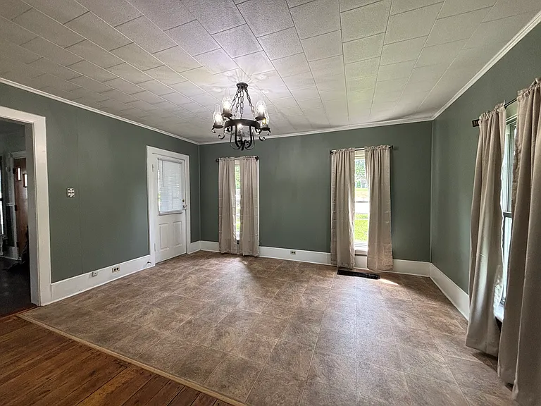 120 N Church St — Photo 3