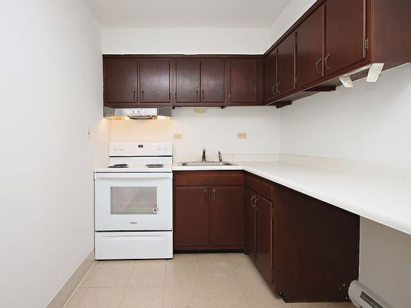 2nd image of 2114 Ivy Rd #13