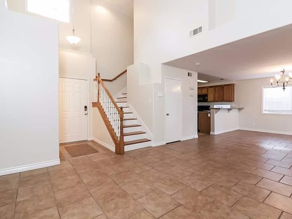 4th image of 25221 Omaha Dr