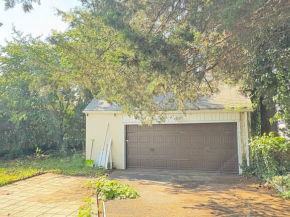 2nd image of 248 Pleasantview Ave